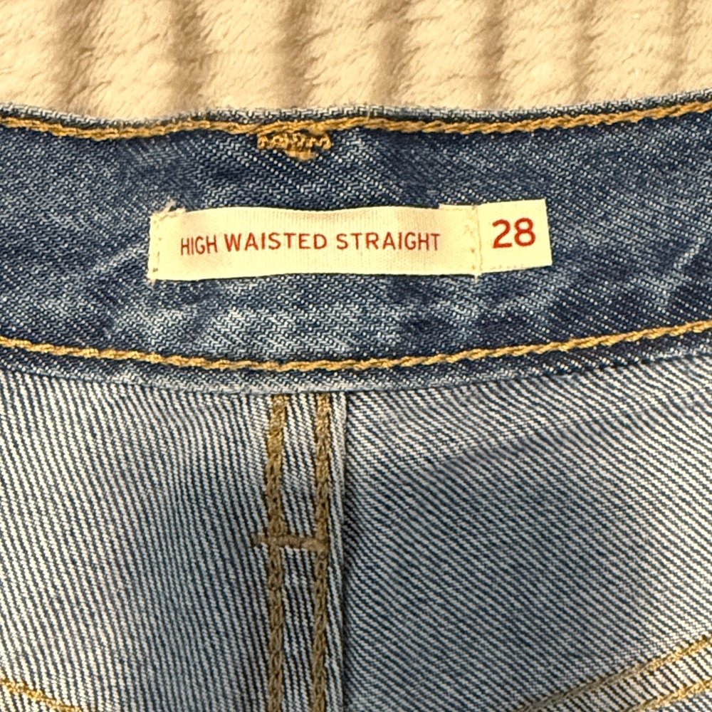 Levi's High Waist Wide Leg Jeans - Picture 2 of 3